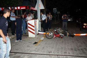 Tren motosiklete &ccedil;arptı: 1 &ouml;l&uuml;