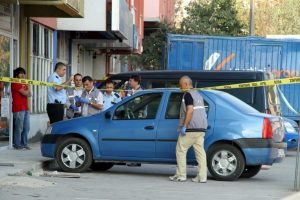 Bursa'da otomobilini vermedi diye b&uuml;feciyi &ouml;ld&uuml;rd&uuml;