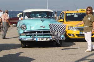 Klasik otomobiller g&ouml;z kamaştırdı