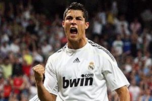 Cristiano Ronaldo tarihe ge&ccedil;ti