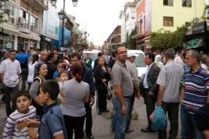 Motosikletlileri uyaran şahıs bı&ccedil;aklandı
