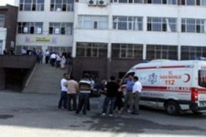 Diyarbakır'da liseye bombalı saldırı!
