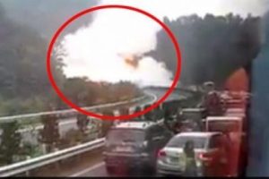 Gaz tankı karayolunda bomba gibi patladı