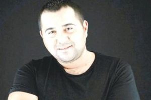 Ata Demirer teknesini satışa &ccedil;ıkardı