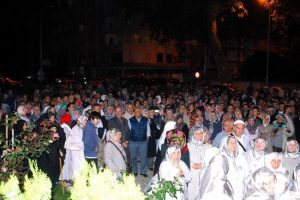 Hacı adayları dualarla uğurlandı