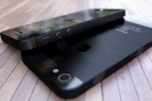 Bakan Yıldırım iPhone 5'i eleştirdi