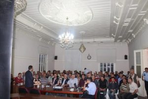 Zabıtalar pazarcı esnafını bilgilendirdi