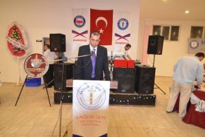 "Sağlık &ccedil;alışanları sıkıntılı"