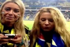 Fenerbah&ccedil;eli kadınlardan Aziz Yıldırım taklidi