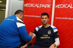 Fenerbah&ccedil;eli futbolcular grip aşısı oldu