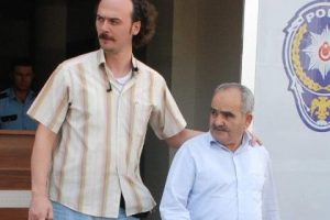 Komşusunu bı&ccedil;aklayan şahıs yakalandı