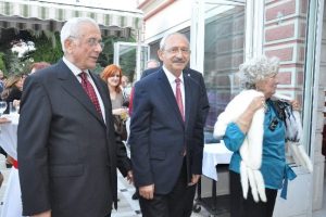 Kılı&ccedil;daroğlu: "Herkes parlamentonun kararına saygı duymalı"