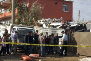 Hurdalıkların arasındaki bomba patladı: 1 yaralı