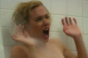 Scarlett'in bu g&ouml;r&uuml;nt&uuml;s&uuml; tık rekoru kırıyor