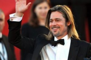 Brad Pitt kadın parf&uuml;m&uuml; reklamında oynadı