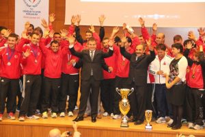 İşitme engelli sporcular Bakan Kılı&ccedil;'tan destek istediler