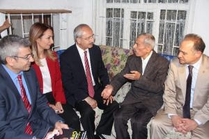 Kılı&ccedil;daroğlu referanduma yeşil ışık yaktı