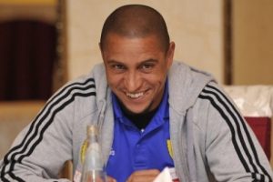 Roberto Carlos futbola geri mi d&ouml;n&uuml;yor?
