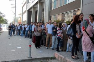 Bursa'da a&ccedil;ık &ouml;ğretim kuyruğu