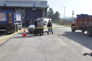 G&uuml;venlik g&ouml;revlisine silahlı saldırı