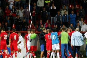 Sırbistan'da b&uuml;y&uuml;k rezalet!