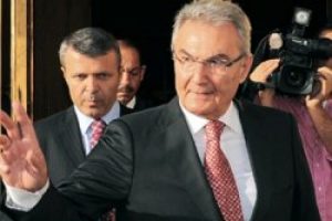 Deniz Baykal disiplin yolu g&ouml;r&uuml;nd&uuml;