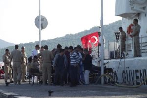 T&uuml;rk karasularında 34 ka&ccedil;ak g&ouml;&ccedil;men yakalandı