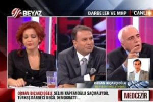 Canlı yayındaki "T&uuml;rkeş" kavgası st&uuml;dyoyu karıştırdı