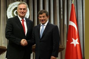 Akan kan 1 saat bile duracaksa yaparız