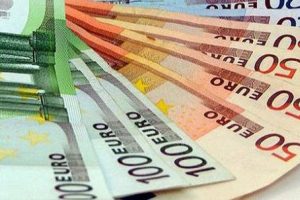 Dolar/euro g&uuml;ne b&ouml;yle başladı