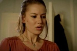 Fahriye Evcen sesiyle yine hayran bıraktı
