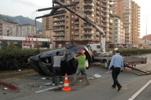 Rize'de trafik kazası: 1 &ouml;l&uuml;, 4 yaralı