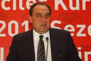 Beşiktaş'ta Demir&ouml;ren r&uuml;zgarı s&uuml;r&uuml;yor