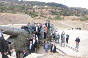Gazi ve muhtarlara &Ccedil;anakkale gezisi