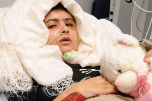 Malala'nın hastanedeki ilk fotoğrafı yayınlandı