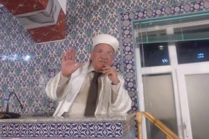 Cuma hutbesinde m&uuml;ft&uuml;y&uuml; soydular