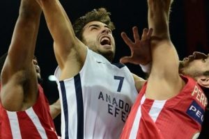 Efes şampiyona salonu dar etti