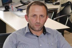 Ak Parti rozeti takacaklar