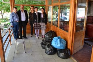 &Ouml;ğrencilerden mavi kapak jesti