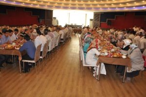 Başkan Alıcık'tan din g&ouml;revlilerine &ouml;ğle yemeği