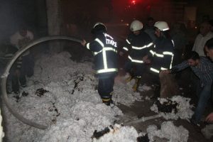 Pamuk fabrikasında b&uuml;y&uuml;k yangın