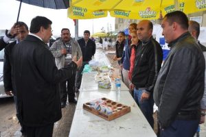 Belediyeden şehit evine taziyeye gelenlere yemek