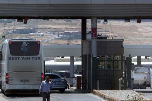 Hacı adayları Suudi Arabistan sınırında