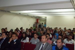 &Ouml;ğrencilere uyuşturucu semineri