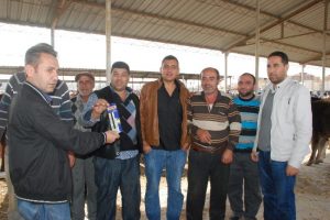 Polisten hayvan satıcılarına sahte para kalemi