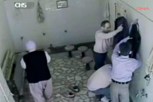 "Musluk&ccedil;ular" g&uuml;venlik kamerasına yakalandı