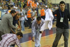 Galatasaray ve Fenerbah&ccedil;e'ye para cezası