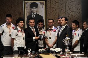 Bakan Kılı&ccedil; Ampute Milli futbol takımını kabul etti