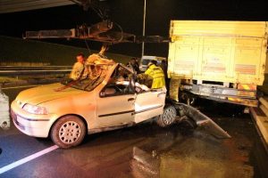 Rize'de trafik kazası: 1 &ouml;l&uuml;, 2 yaralı