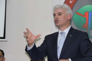 "B&uuml;y&uuml;kşehir yasasını vatandaşımıza izah etmeliyiz"